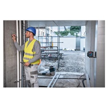 Bosch GLL 2-15 G čárový laser, pracovní dosah až 15 m, přesnost +/-0,3 mm/m, 4× baterie 1,5 V LR6 (AA)