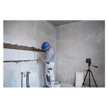Bosch GLL 2-15 G čárový laser, pracovní dosah až 15 m, přesnost +/-0,3 mm/m, 4× baterie 1,5 V LR6 (AA)