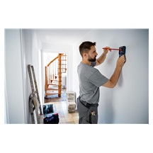 Bosch GMS 120-27 detektor, 2× baterie 1,5 V LR6 (AA), identifikace materiálu