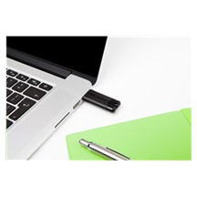 VERBATIM Flash Disk 128GB PinStripe USB 3.0, černá